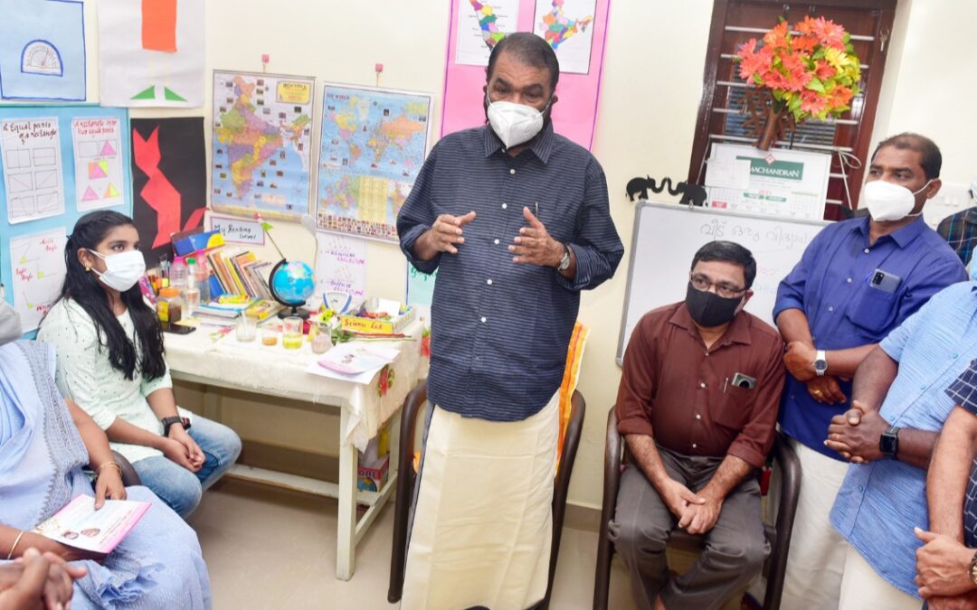 പ്രാക്ടിക്കൽ ക്ലാസുകൾ വീട്ടിൽ: വിദ്യാഭ്യാസ വകുപ്പിന്റെ 'വീട് ഒരു വിദ്യാലയം' പദ്ധതിയ്ക്ക് തുടക്കം
