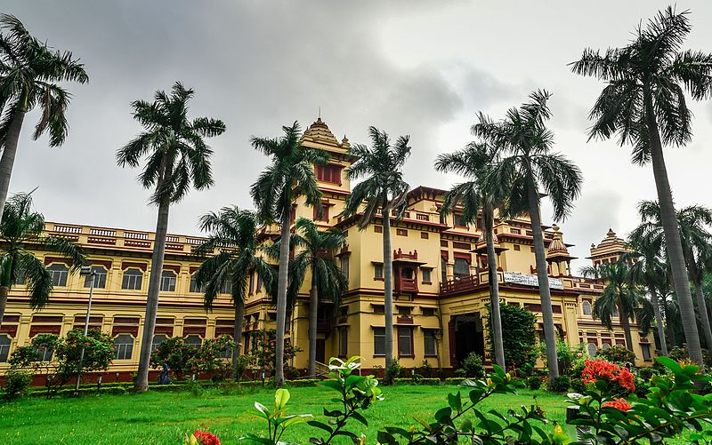 ബനാറസ് ഹിന്ദു സര്‍വകലാശാലയില്‍ എംബിഎ പഠനം