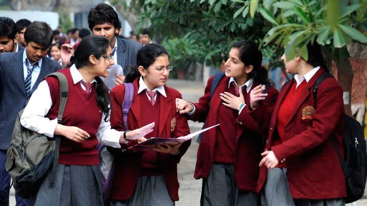 സിബിഎസ്ഇ 10,12 ബോർഡ് പരീക്ഷകൾ: അഡ്മിറ്റ്‌ കാർഡ് ഉടൻ