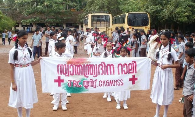 കുട്ടികളെ പങ്കെടുപ്പിച്ചുള്ള ഘോഷയാത്രകൾക്ക് രാവിലെ 10ന് ശേഷം അനുവാദമില്ല:ബാലാവകാശ കമ്മീഷൻ