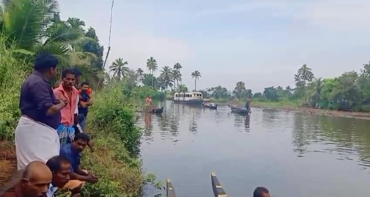 കോട്ടയം അയ്മനത്ത് തോണിഅപകടം:ഏഴാം ക്ലാസ് വിദ്യാർത്ഥിനി ഒഴുക്കിൽപ്പെട്ടു