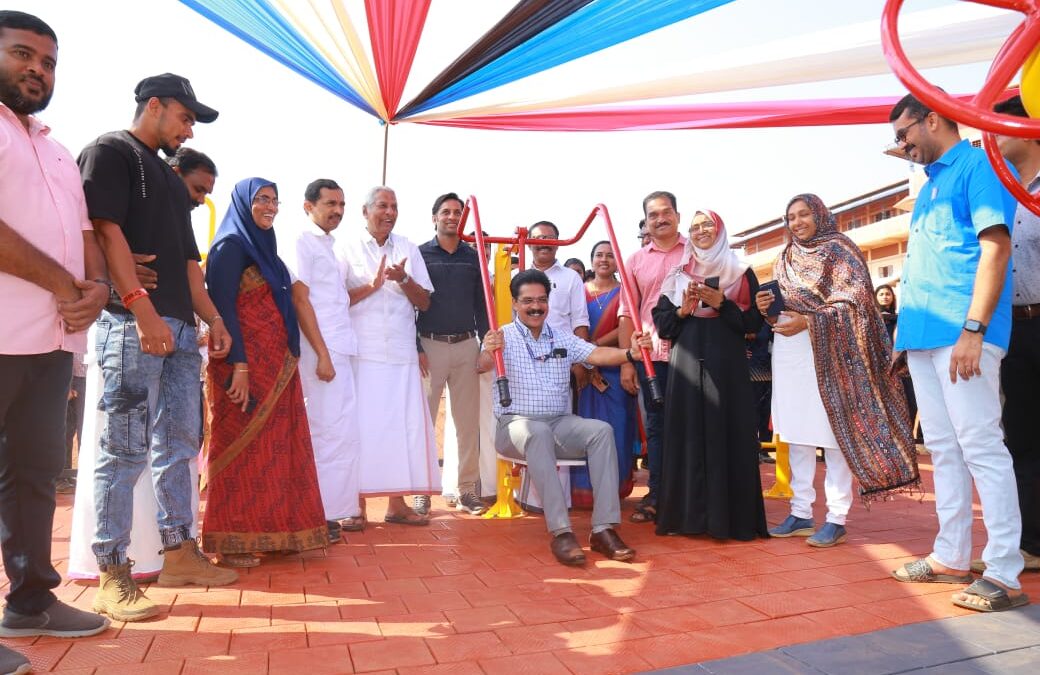 മലപ്പുറം കോട്ടൂർ സ്കൂളിൽ വ്യായാമത്തിന് ഓപ്പൺ ജിംനേഷ്യം