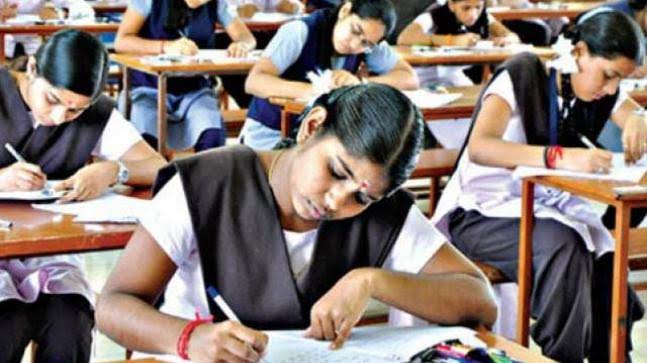 ചോദ്യങ്ങൾ ചോർത്തി അത് ‘പ്രവചനം’ ആക്കുന്നു: പിന്നിൽ വലിയ കച്ചവട തന്ത്രം 