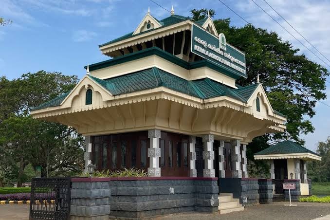 പ്ലസ്ടു വിജയിച്ചവർക്ക് കേരള കാർഷിക സർവകലാശാലയിൽ വിവിധ കോഴ്സുകൾ