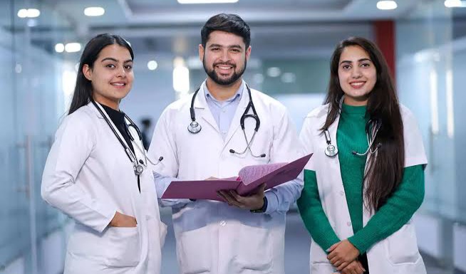 മെഡിക്കൽ, മെഡിക്കൽ അനുബന്ധ കോഴ്സ് പ്രവേശനം: താത്ക്കാലിക അലോട്ട്മെന്റ്